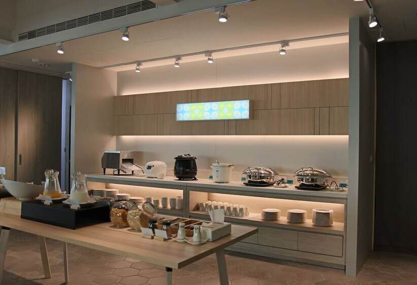 تختخواب و صبحانه Meant To Be