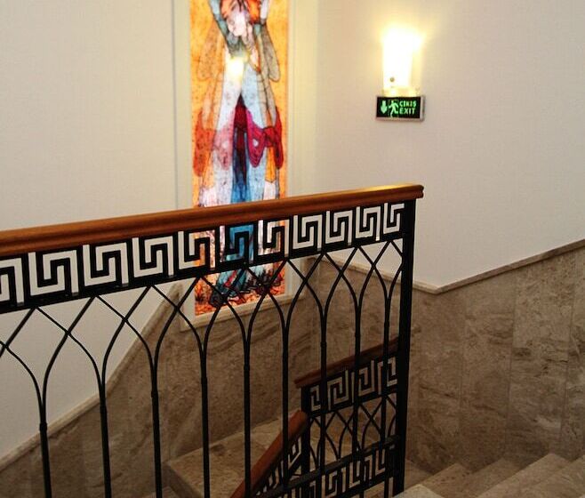 Cesme Kale Tas Apart