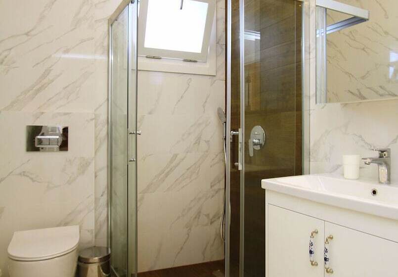 Cesme Kale Tas Apart