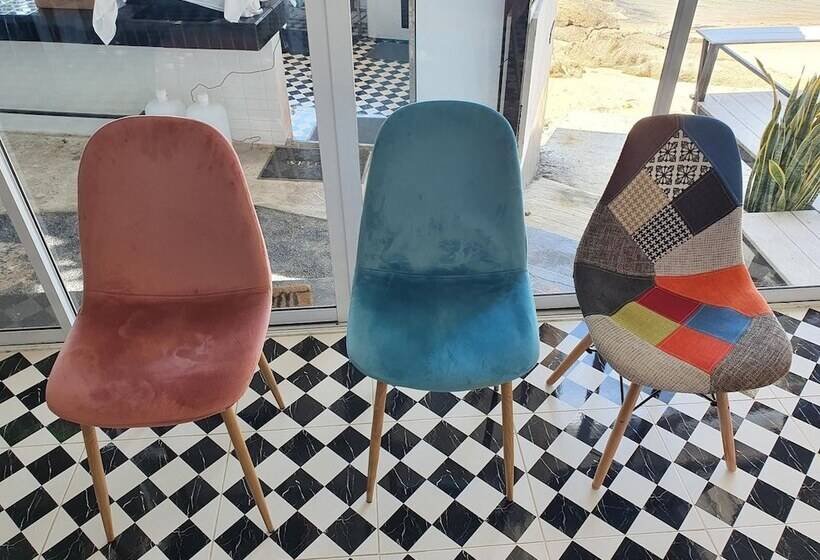 Chill Inn Lamai Hostel & Beach Cafe