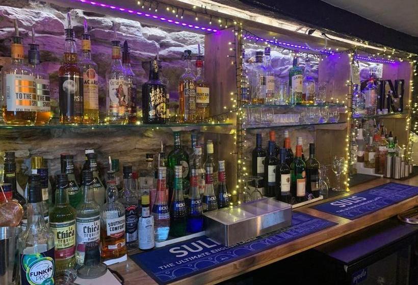 Хостел The Noughts And Crosses