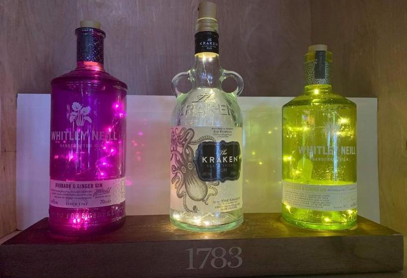 Хостел The Noughts And Crosses