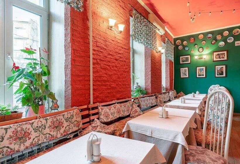 هتل Art Grand Victoria