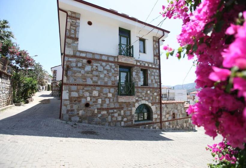 Отель Celsus Boutique