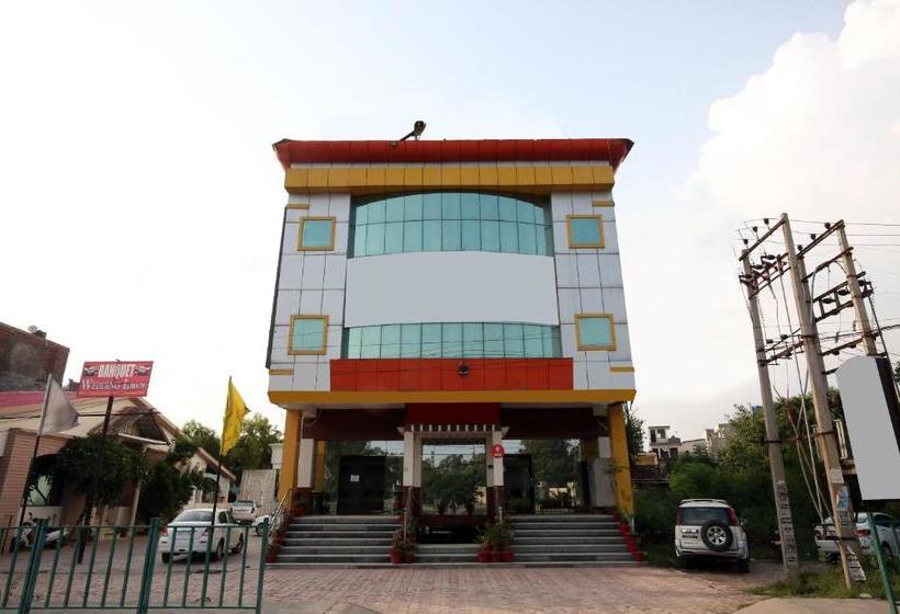 酒店 Capital O 10990  Gobind Regency