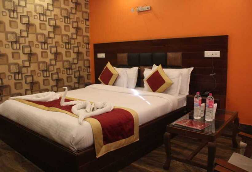 Hotel Grand M.s Srinagar