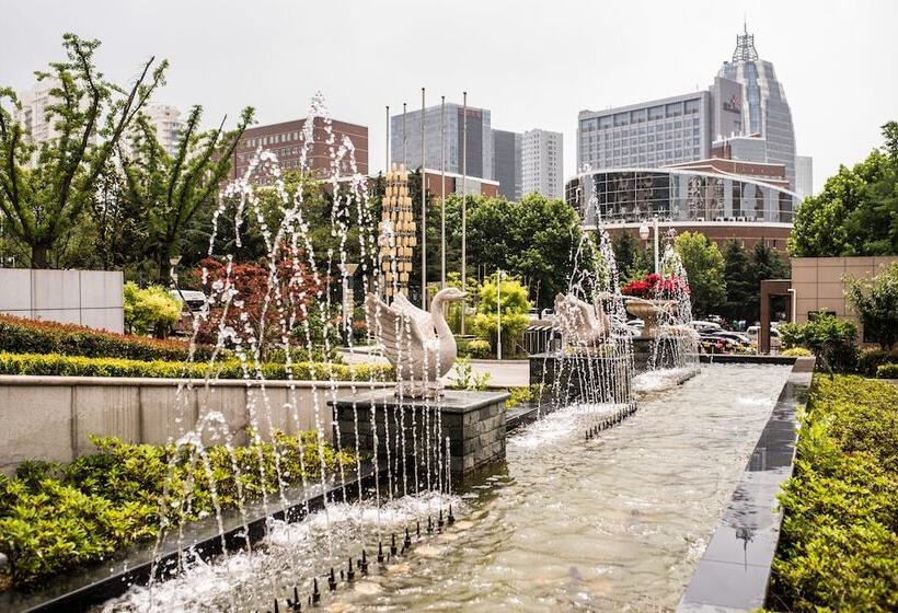 Hundred Hotel Qingdao