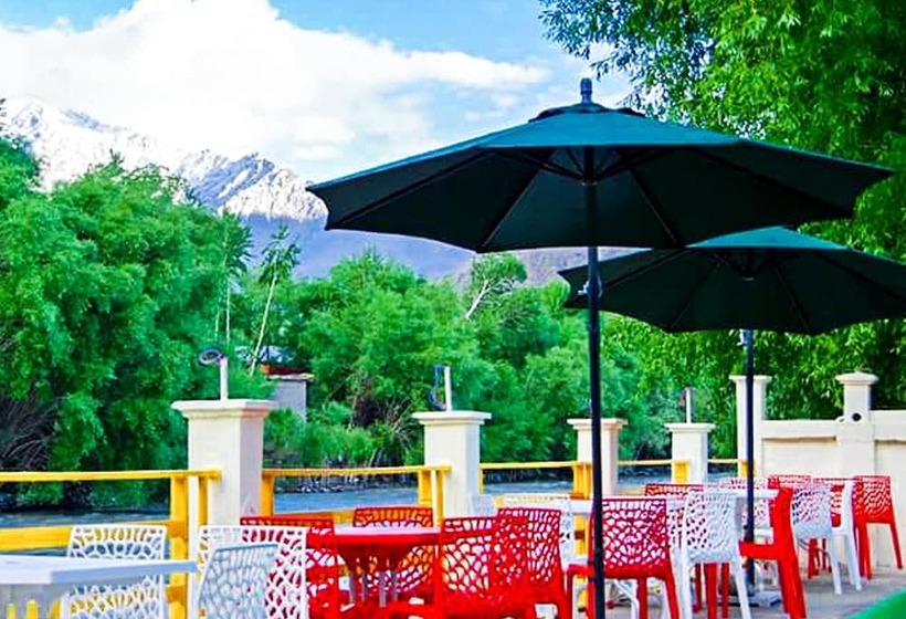 Отель Jazeera Hangout