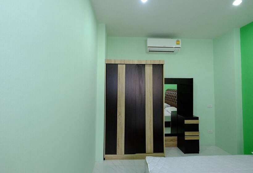 בית מלון כפרי Panisara Pool Villa Samui