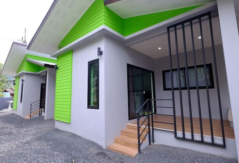 בית מלון כפרי Panisara Pool Villa Samui