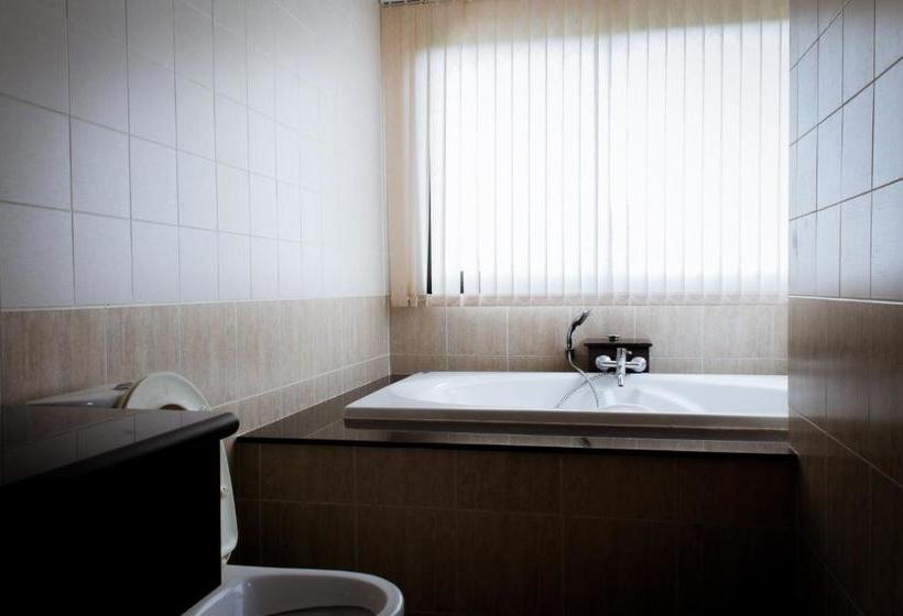 בית מלון כפרי Panya Resort