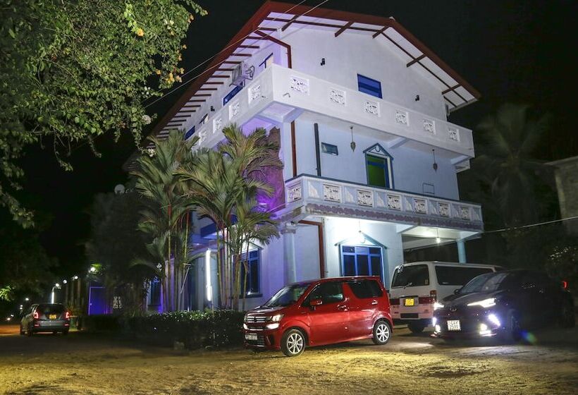 בית מלון כפרי Ranmal Airport Transit