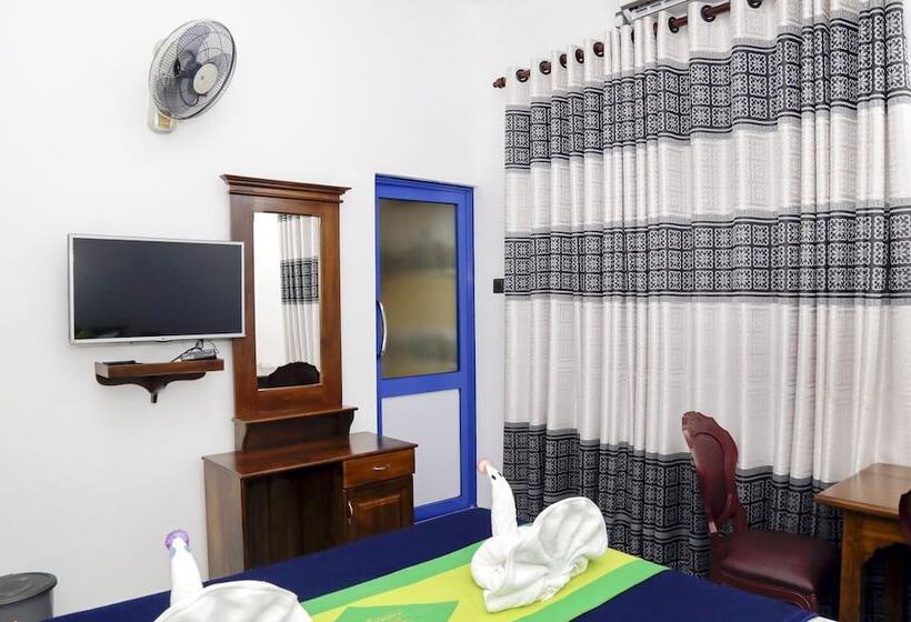 בית מלון כפרי Ranmal Airport Transit