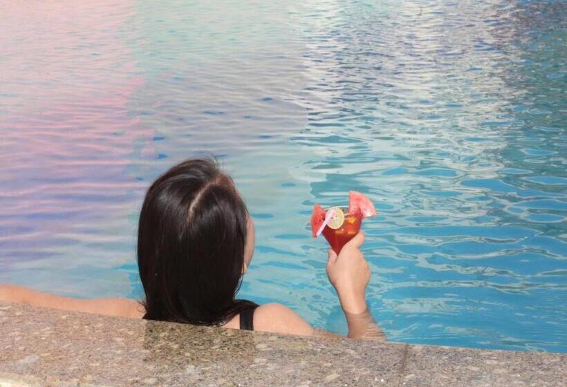 Отель Seven Sky Clarks Exotica