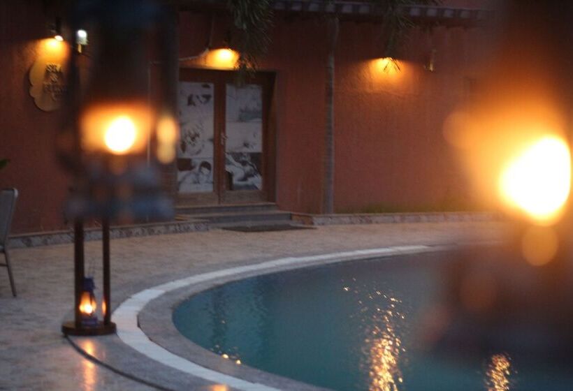 Отель Seven Sky Clarks Exotica