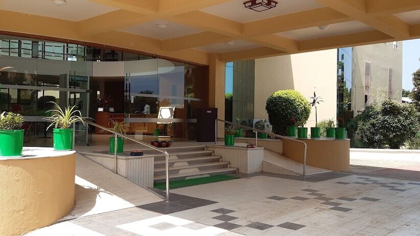 Отель Seven Sky Clarks Exotica