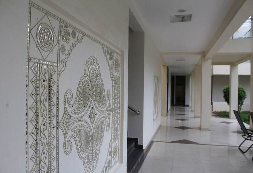 Отель Seven Sky Clarks Exotica