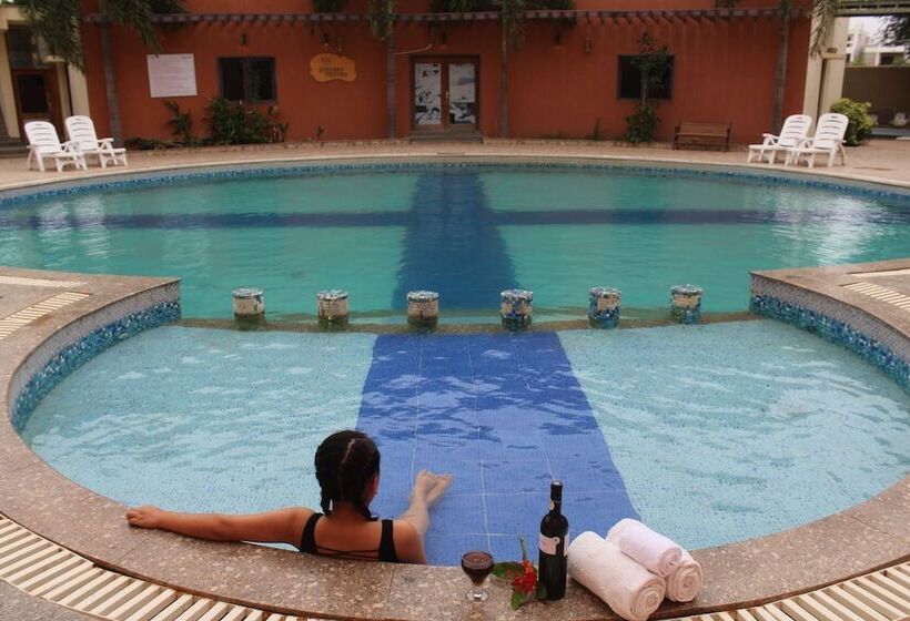 Отель Seven Sky Clarks Exotica