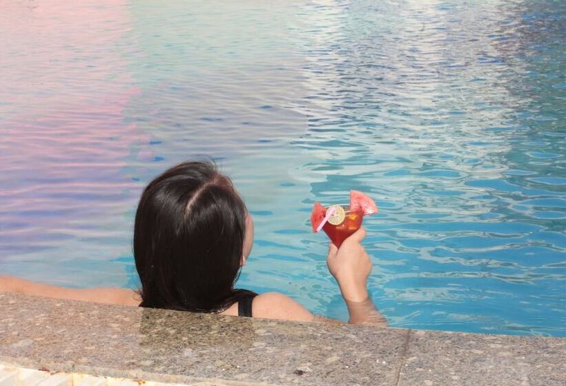 Отель Seven Sky Clarks Exotica