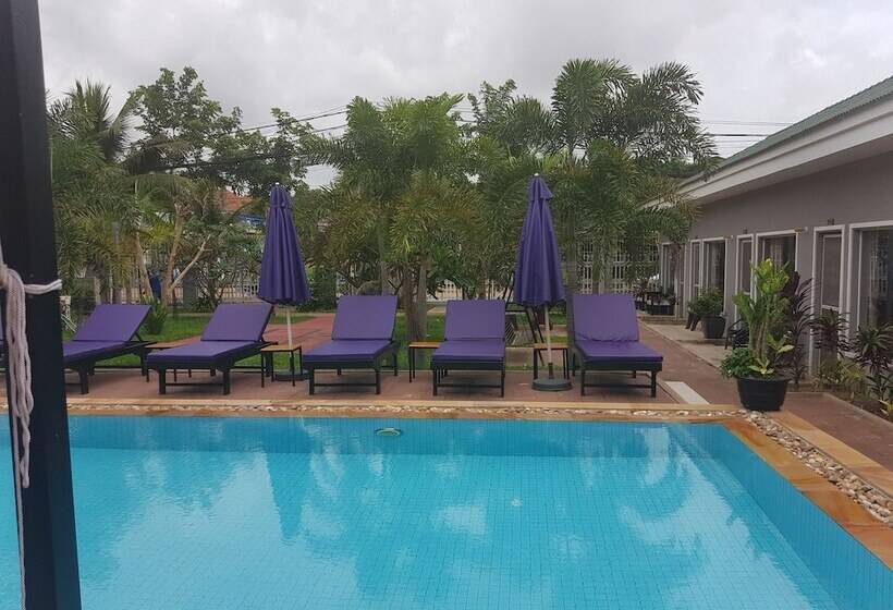 호텔 White Lotus Resort