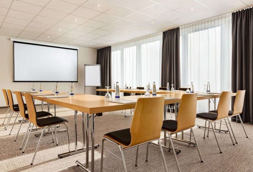 호텔 Wyndham Garden Munich Messe