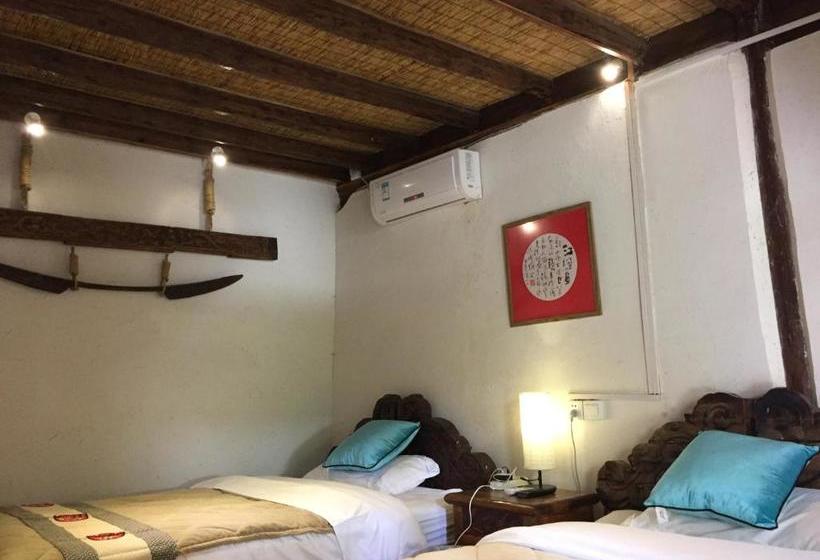 Lijiang Shuhe Qingtao Inn