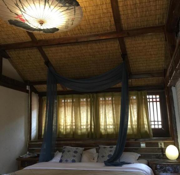 Lijiang Shuhe Qingtao Inn
