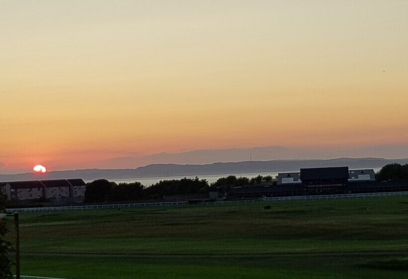 Пансион Arden House   Rooms With Continental Breakfast
