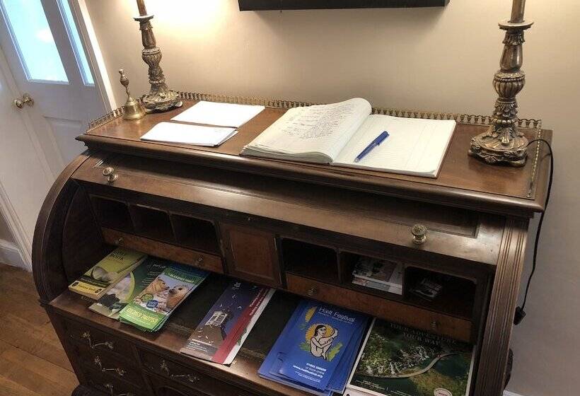 펜션 Carrick's At Castle Farm