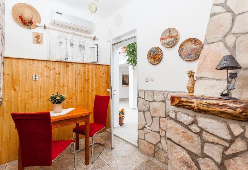 膳宿费 Guest House Mara