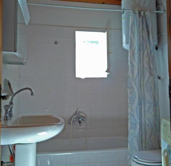 بنسيون Guesthouse Iro