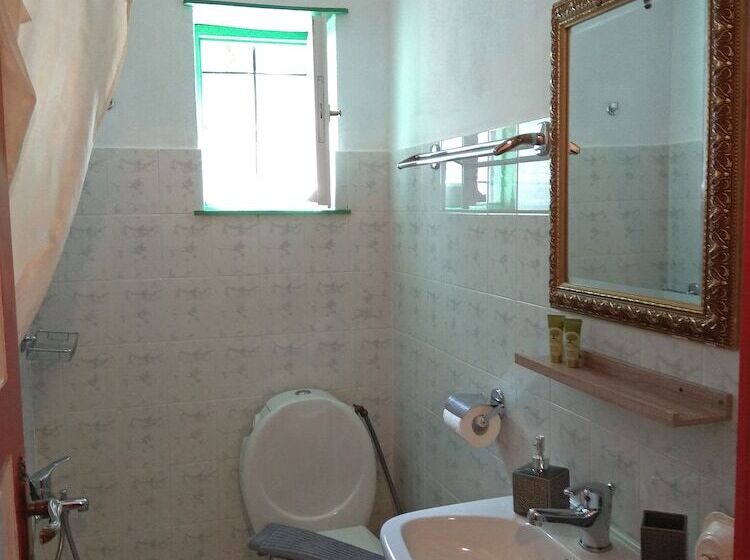 بنسيون Guesthouse Iro