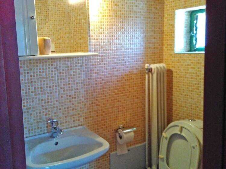 بنسيون Guesthouse Iro