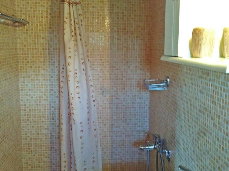 פנסיון Guesthouse Iro