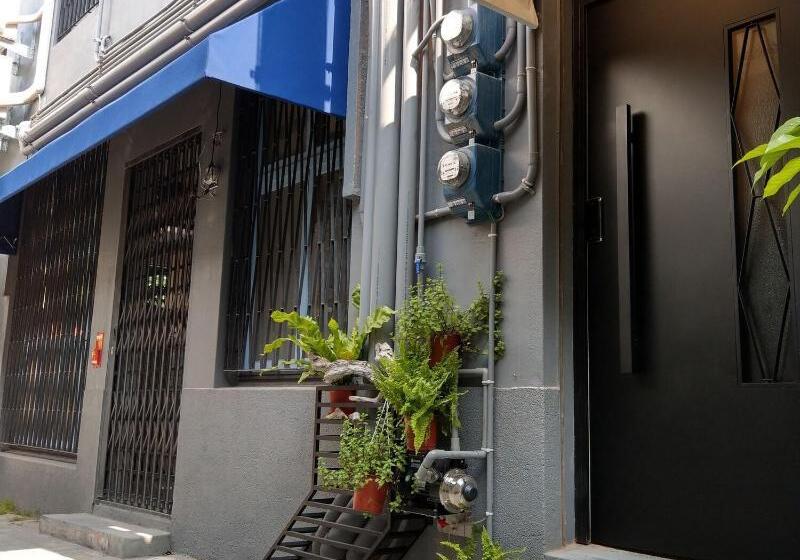 پانسیون Oyaji Guesthouse