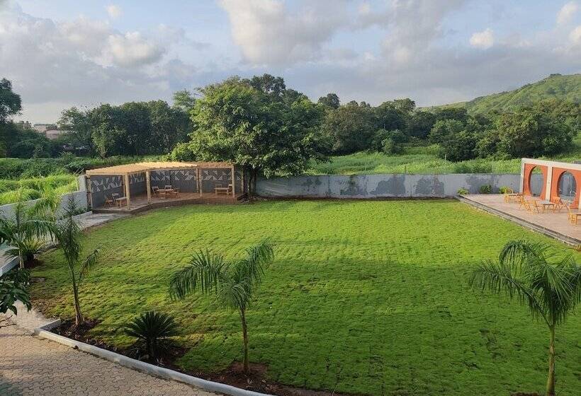 ペンション Pushp Vatika Resort & Lawns