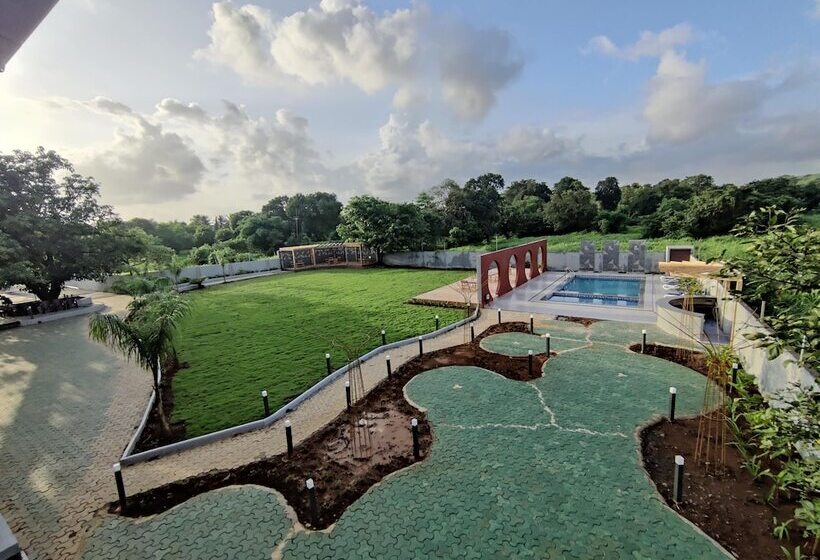 ペンション Pushp Vatika Resort & Lawns