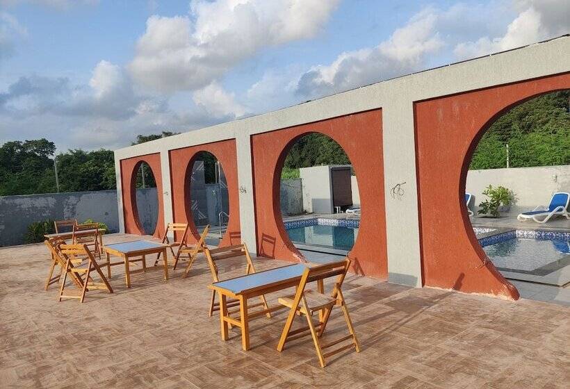 ペンション Pushp Vatika Resort & Lawns