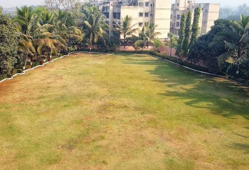 ペンション Pushp Vatika Resort & Lawns