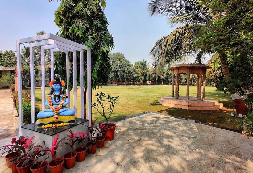 ペンション Pushp Vatika Resort & Lawns