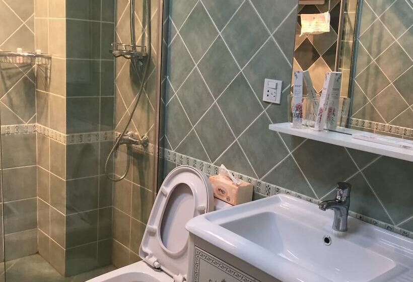 פנסיון The Yard Guesthouse