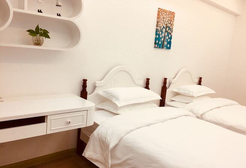 פנסיון The Yard Guesthouse