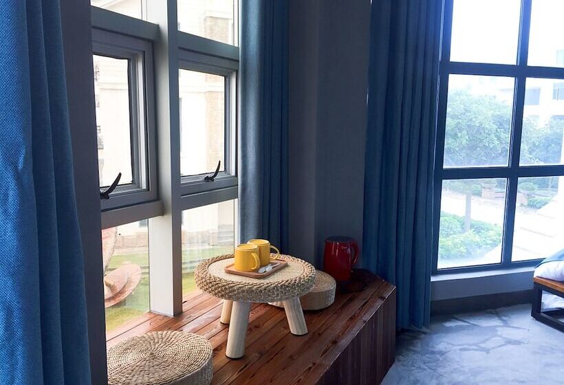 פנסיון The Yard Guesthouse