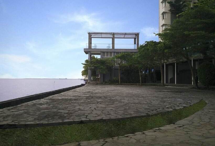 The Malibu Suites Balikpapan By Sissae Living