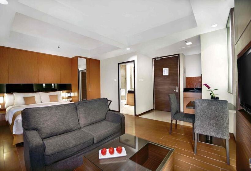 The Malibu Suites Balikpapan By Sissae Living