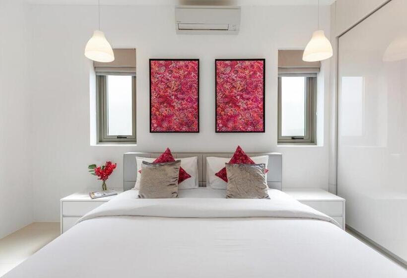 Villa White Orchid