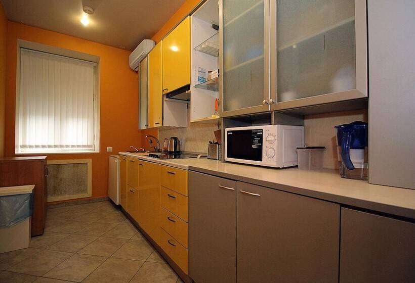 هاستل Homebox Capsule