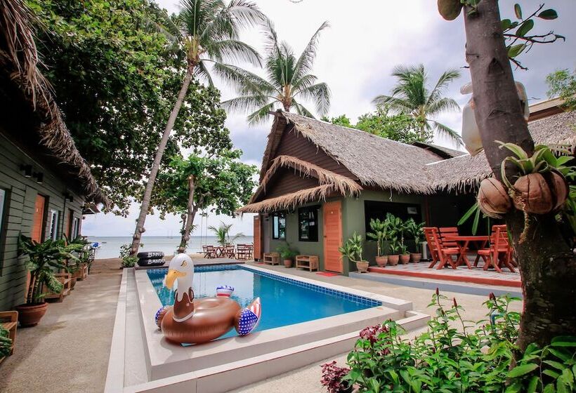 Bandon Beach Bar & Hostel   Adults Only