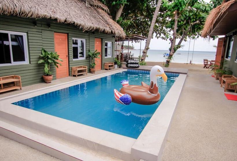 Bandon Beach Bar & Hostel   Adults Only