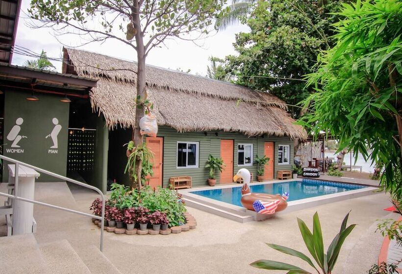 Bandon Beach Bar & Hostel   Adults Only